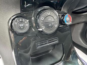 Ford Fiesta 1.25 Zetec Hatchback 5dr Petrol Manual Euro 6 (82 ps)