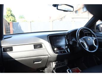 Mitsubishi Outlander h TwinMotor Dynamic