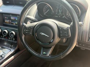 Jaguar F-Type V8 R