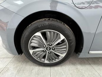 Hyundai IONIQ h-GDi Premium