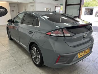 Hyundai IONIQ h-GDi Premium