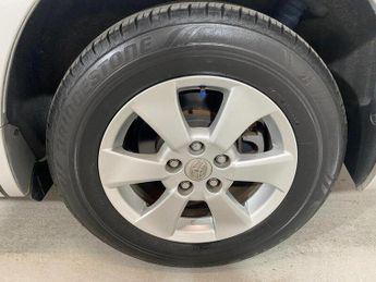 Toyota Alphard 2.4 5DR 8 Seat Alphard 240X MPV Petrol