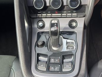 Jaguar F-Type V8 R Awd
