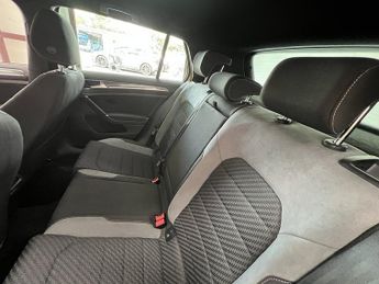 Volkswagen Golf TDI R-Line
