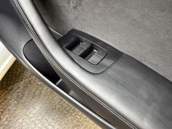 Tesla Model 3 (Dual Motor) Long Range Saloon 4dr Electric Auto 4WDE (346 ps)