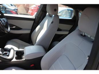 Jaguar E-PACE P300e R-Dynamic HSE