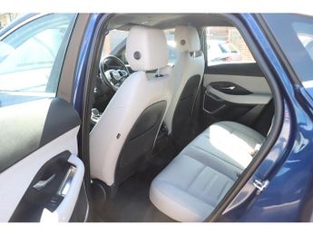 Jaguar E-PACE P300e R-Dynamic HSE
