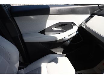 Jaguar E-PACE P300e R-Dynamic HSE