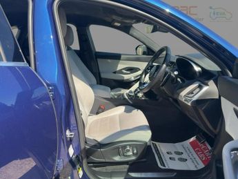 Jaguar E-PACE P300e R-Dynamic HSE