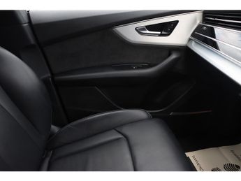 Audi Q8 TFSIe V6 S line