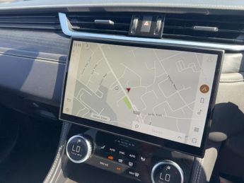 Jaguar F-PACE P400e R-Dynamic Black