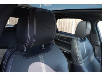 Jaguar F-PACE P400e R-Dynamic Black