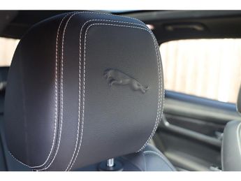 Jaguar F-PACE P400e R-Dynamic Black