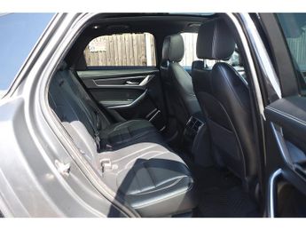 Jaguar F-PACE P400e R-Dynamic Black