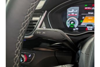 Audi Q5 TFSIe Black Edition