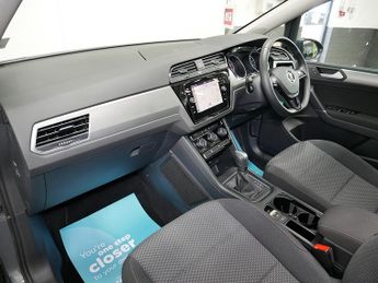 Volkswagen Touran TSI EVO SE Family