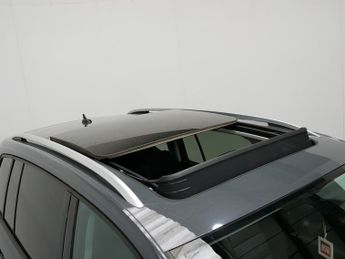 Volkswagen Touran TSI EVO SE Family