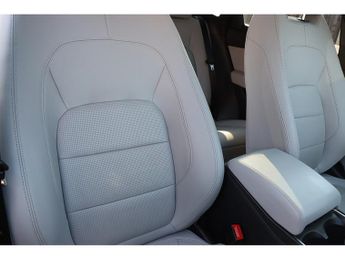 Jaguar E-PACE P300e R-Dynamic Black