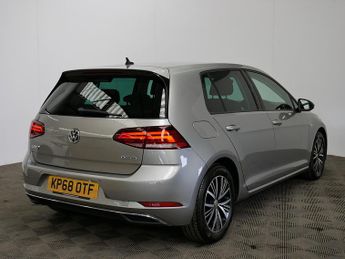 Volkswagen Golf TSI EVO SE