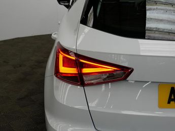 SEAT Arona TSI XPERIENCE