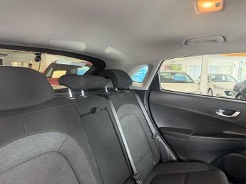 Hyundai KONA 64kWh Premium SUV 5dr Electric Auto (10.5kW Charger) (204 ps)