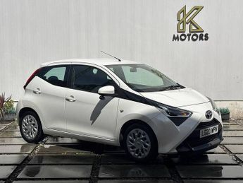 Toyota AYGO 1.0 VVT-i x-play Hatchback 5dr Petrol x-shift Euro 6 (71 ps)