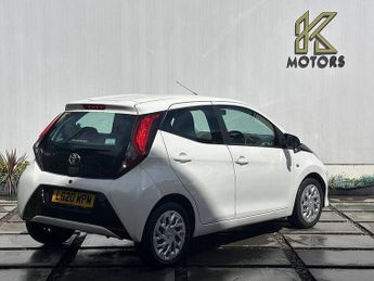 Toyota AYGO 1.0 VVT-i x-play Hatchback 5dr Petrol x-shift Euro 6 (71 ps)