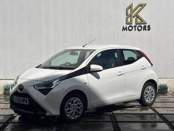 Toyota AYGO 1.0 VVT-i x-play Hatchback 5dr Petrol x-shift Euro 6 (71 ps)