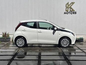 Toyota AYGO 1.0 VVT-i x-play Hatchback 5dr Petrol x-shift Euro 6 (71 ps)