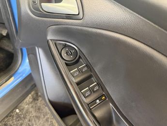 Ford Focus T EcoBoost Titanium X