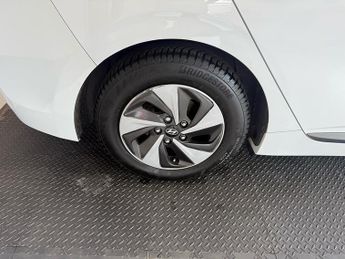 Hyundai IONIQ 1.6 h-GDi GPF Premium Hatchback 5dr Petrol Hybrid DCT Euro 6 (s/