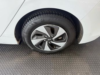 Hyundai IONIQ 1.6 h-GDi GPF Premium Hatchback 5dr Petrol Hybrid DCT Euro 6 (s/