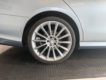Mercedes-Benz E Class 2.0 E220d AMG Line (Premium) Saloon 4dr Diesel G-Tronic+ Euro 6 