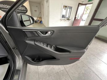 Hyundai IONIQ h-GDi Premium SE