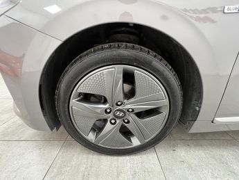 Hyundai IONIQ h-GDi Premium SE