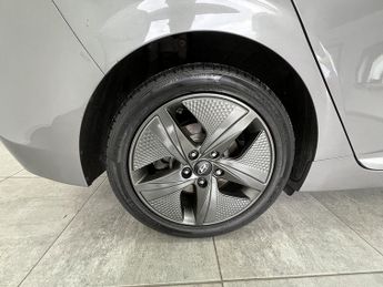 Hyundai IONIQ h-GDi Premium SE