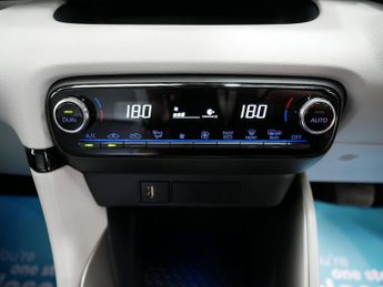 Toyota Yaris VVT-h Excel