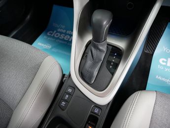 Toyota Yaris VVT-h Excel