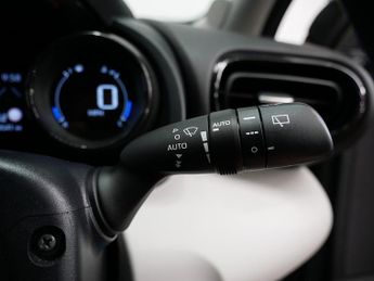 Toyota Yaris VVT-h Excel
