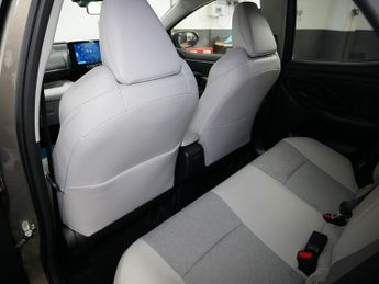 Toyota Yaris VVT-h Excel