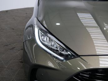Toyota Yaris VVT-h Excel
