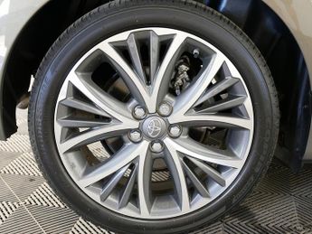 Toyota Yaris VVT-h Excel