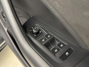 Volkswagen Passat 1.5 eTSI MHEV R-Line Estate 5dr Petrol Hybrid DSG Euro 6 (s/s) (