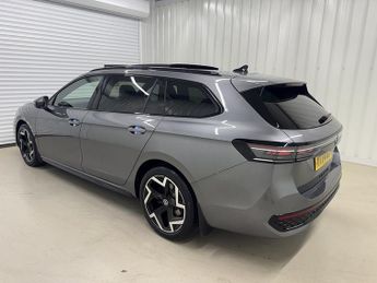 Volkswagen Passat 1.5 eTSI MHEV R-Line Estate 5dr Petrol Hybrid DSG Euro 6 (s/s) (