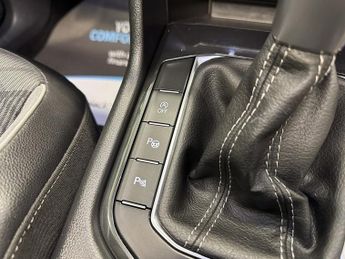 Volkswagen Tiguan 1.5 TSI R-Line SUV 5dr Petrol DSG Euro 6 (s/s) (150 ps)