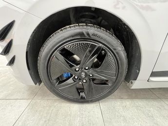 Hyundai IONIQ h-GDi Premium SE