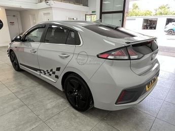 Hyundai IONIQ h-GDi Premium SE