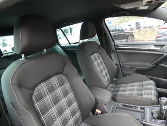 Volkswagen Golf TDI BlueMotion Tech GTD