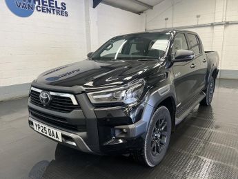 Toyota Hi Lux 2.8 D-4D-h Invincible X Pickup 4dr Diesel Hybrid Auto 4WD Euro 6
