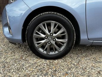 Toyota Yaris VVT-h Icon Tech
